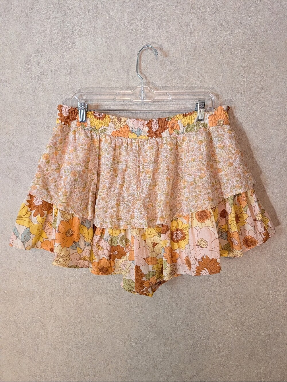AMERICAN EAGLE brown yellow ruffle shorts sz XL - Picture 6 of 6